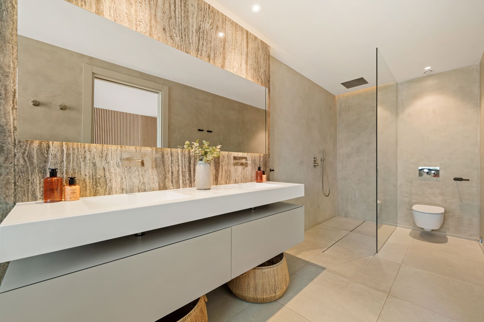 5 slaapkamer Villa te koop in Nueva Andalucia met zwembad garage - € 4.895.000 (Ref: 9398310)