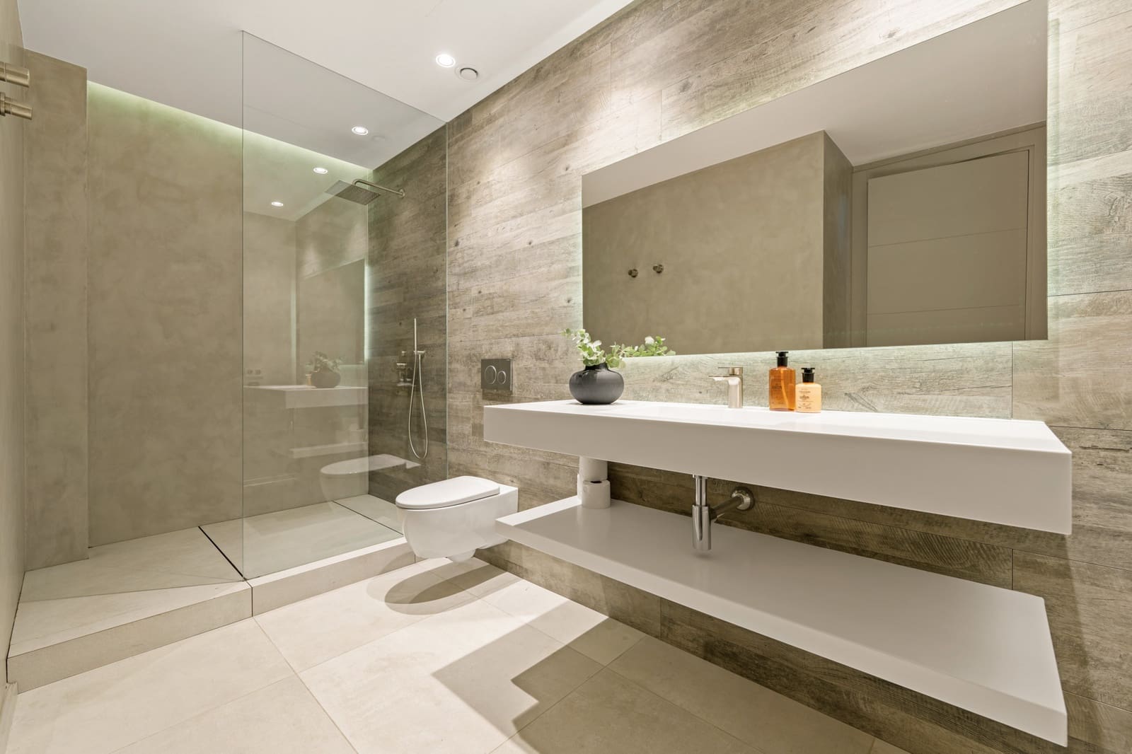 5 slaapkamer Villa te koop in Nueva Andalucia met zwembad garage - € 4.895.000 (Ref: 9398310)