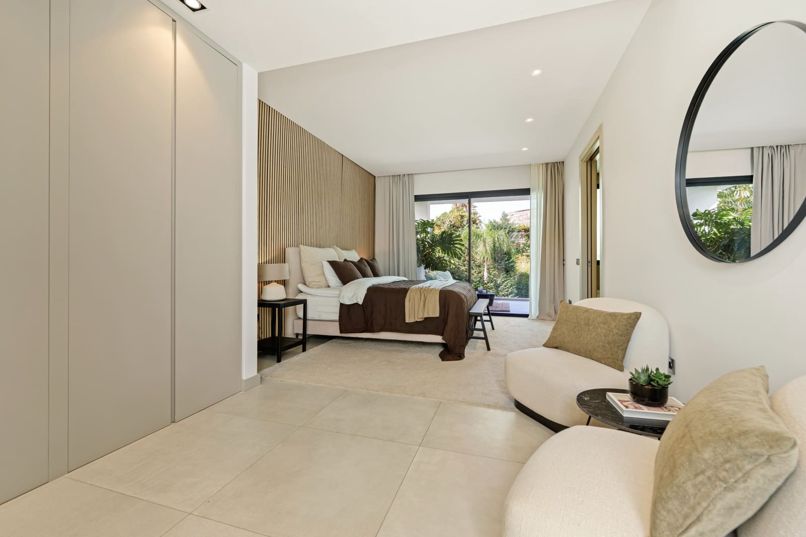 5 bedroom Villa for sale in Nueva Andalucia with pool garage - € 4,895,000 (Ref: 9398310)