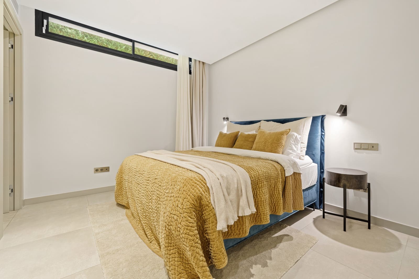 5 bedroom Villa for sale in Nueva Andalucia with pool garage - € 4,895,000 (Ref: 9398310)