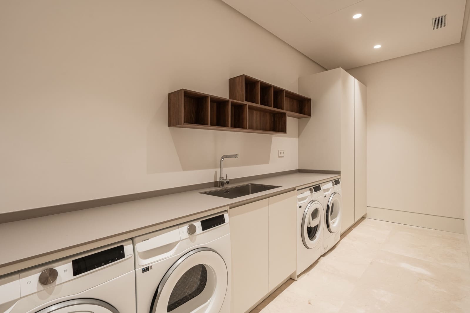 5 Zimmer Villa zu verkaufen in Marbella mit Pool Garage - 14.995.000 € (Ref: 9403216)