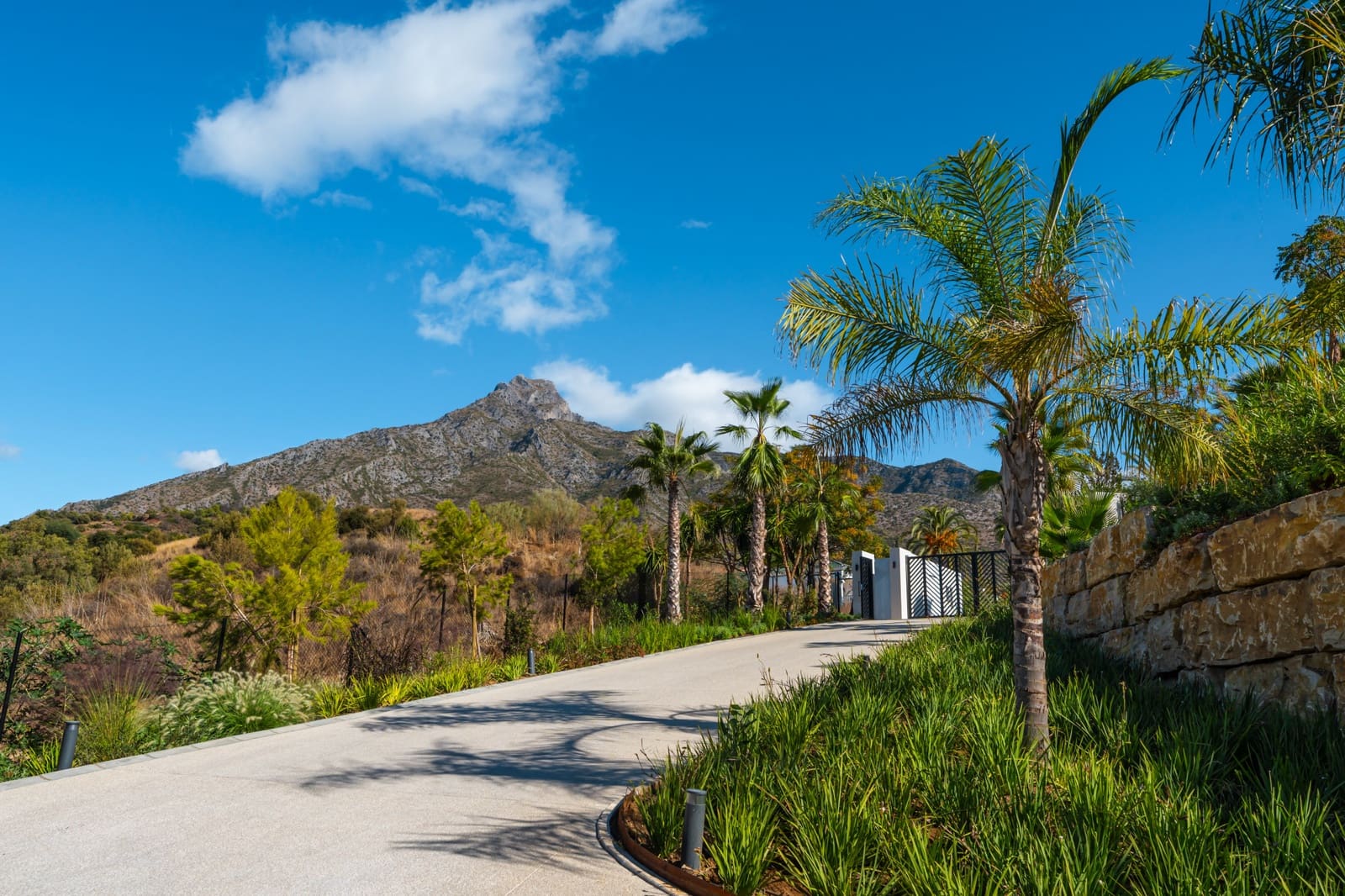 5 Zimmer Villa zu verkaufen in Marbella mit Pool Garage - 14.995.000 € (Ref: 9403216)