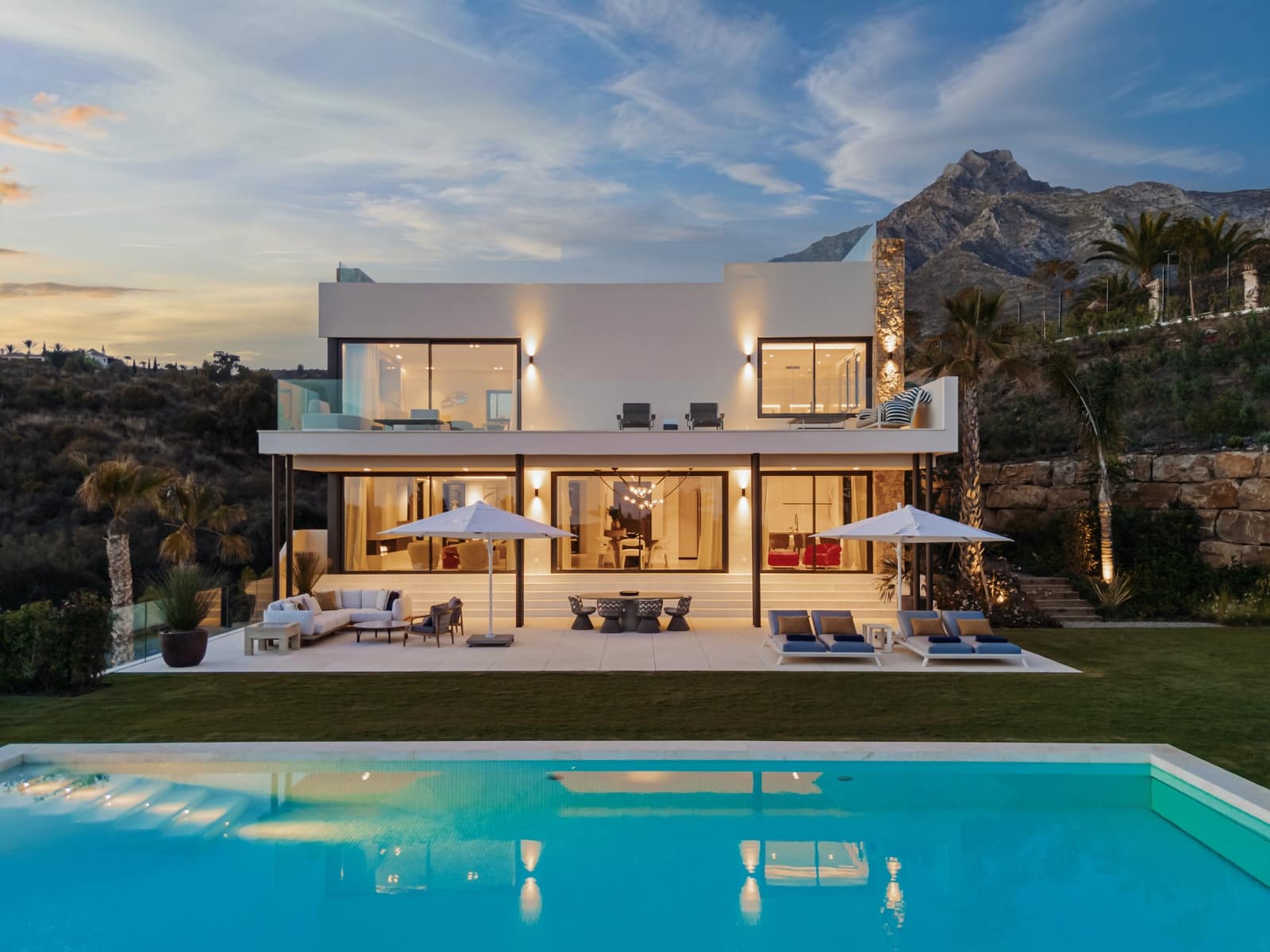 5 soveværelse Villa til salg i Marbella med swimmingpool garage - € 14.995.000 (Ref: 9403216)