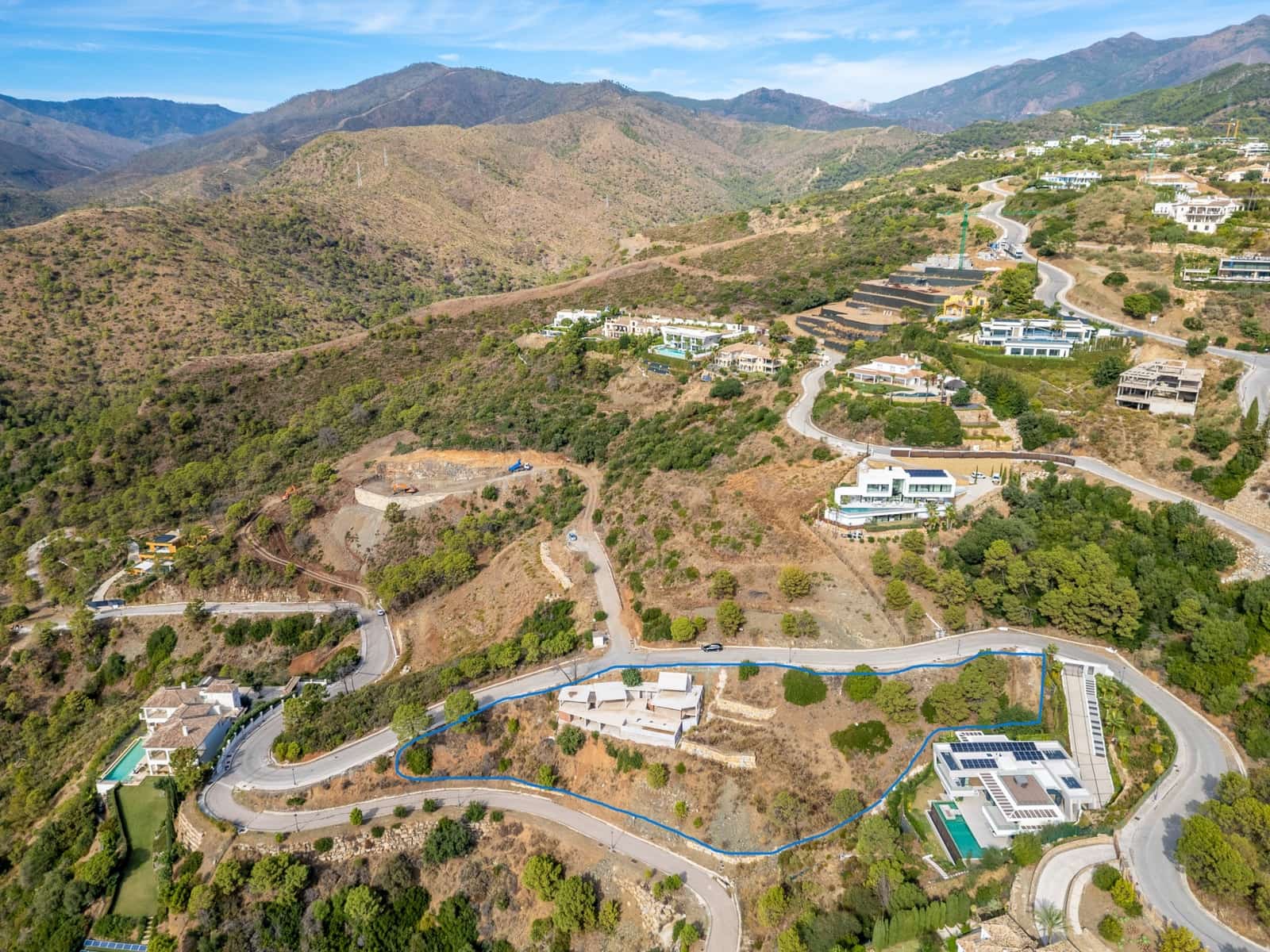 Building Plot for sale in Benahavis - € 2,990,000 (Ref: 9403217)
