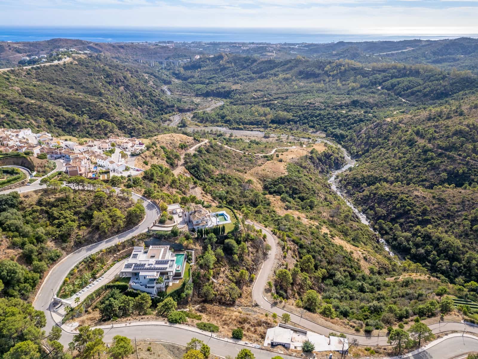 Building Plot for sale in Benahavis - € 2,990,000 (Ref: 9403217)