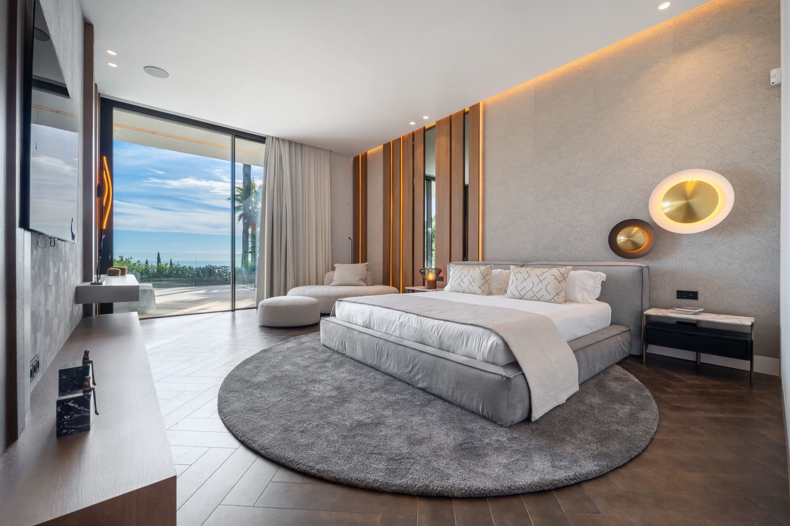 6 bedroom Villa for sale in Marbella with pool garage - € 14,950,000 (Ref: 9410836)