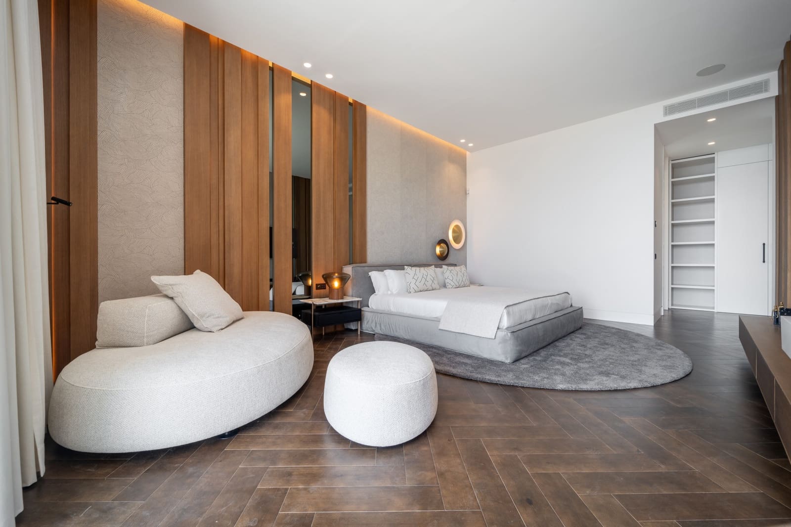 6 bedroom Villa for sale in Marbella with pool garage - € 14,950,000 (Ref: 9410836)