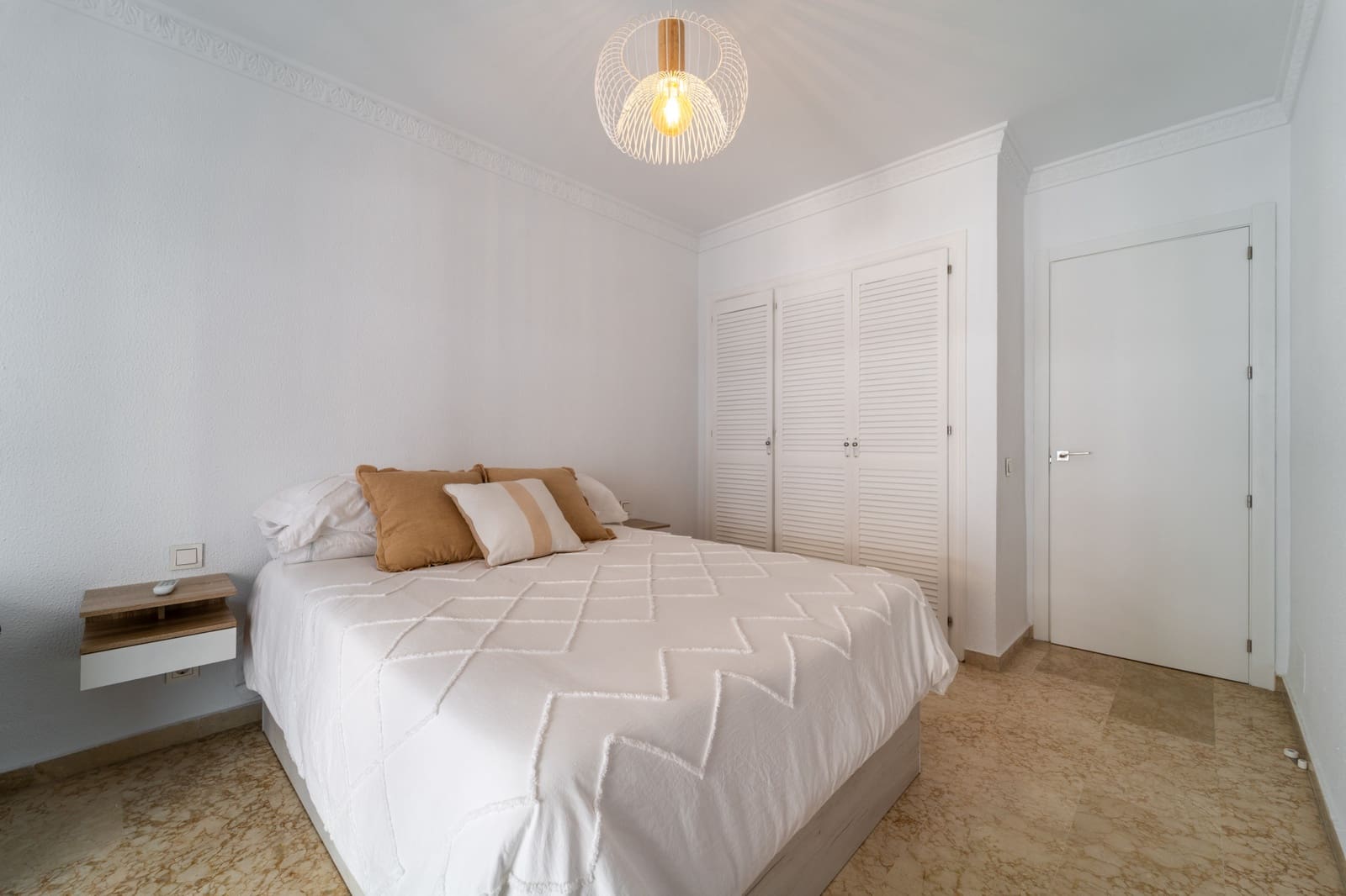 2 slaapkamer Appartement te huur in Marbella met zwembad - € 1.800 (Ref: 9414586)