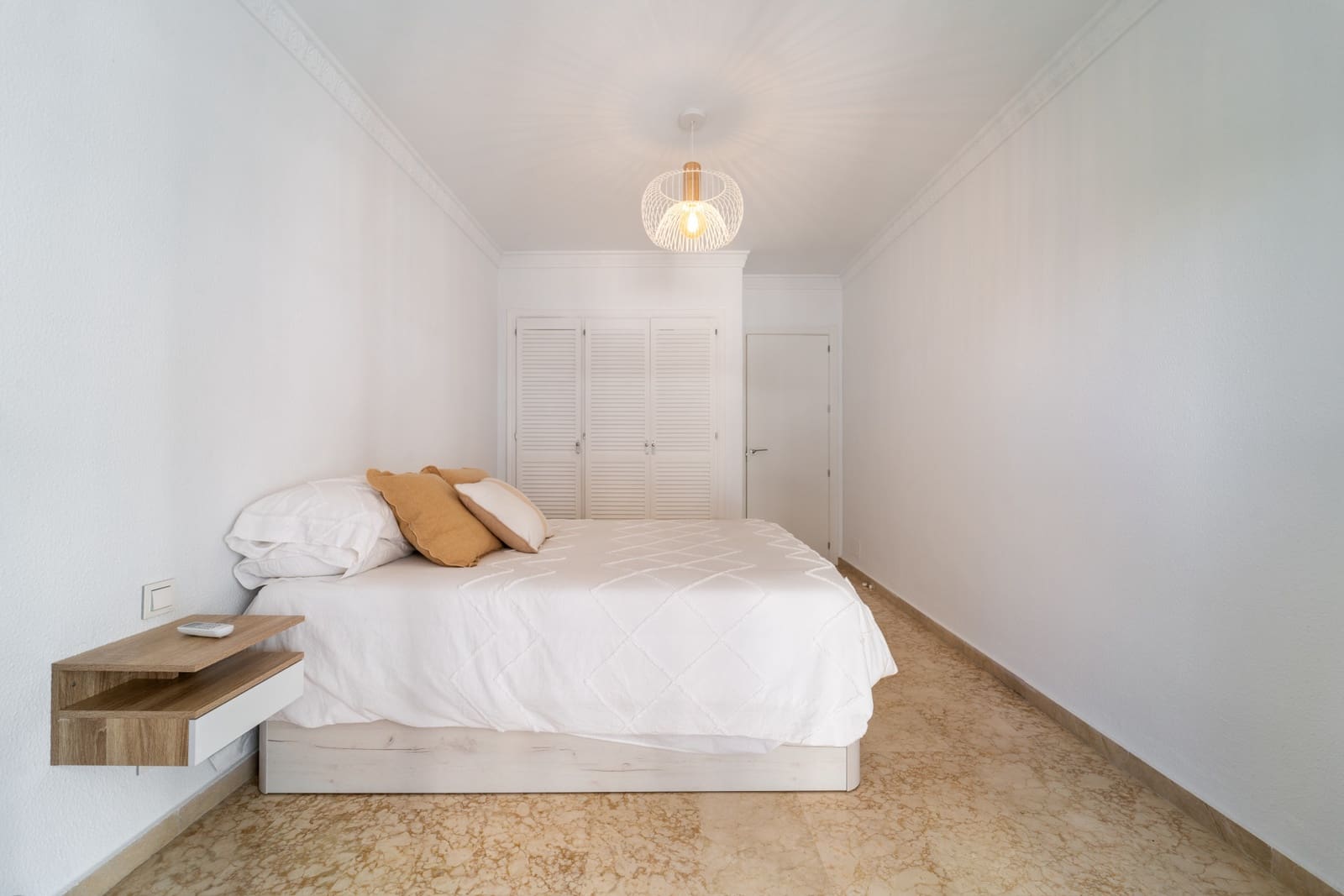 2 slaapkamer Appartement te huur in Marbella met zwembad - € 1.800 (Ref: 9414586)