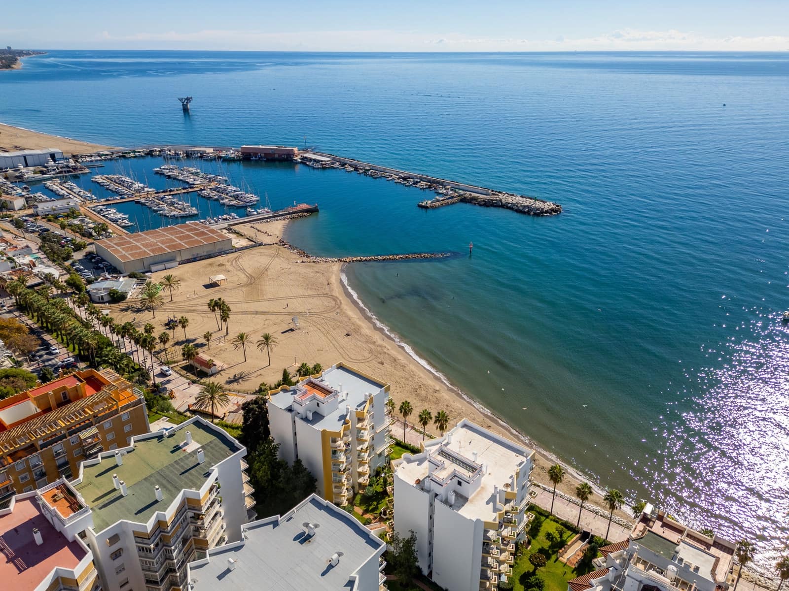 2 slaapkamer Appartement te huur in Marbella met zwembad - € 1.800 (Ref: 9414586)