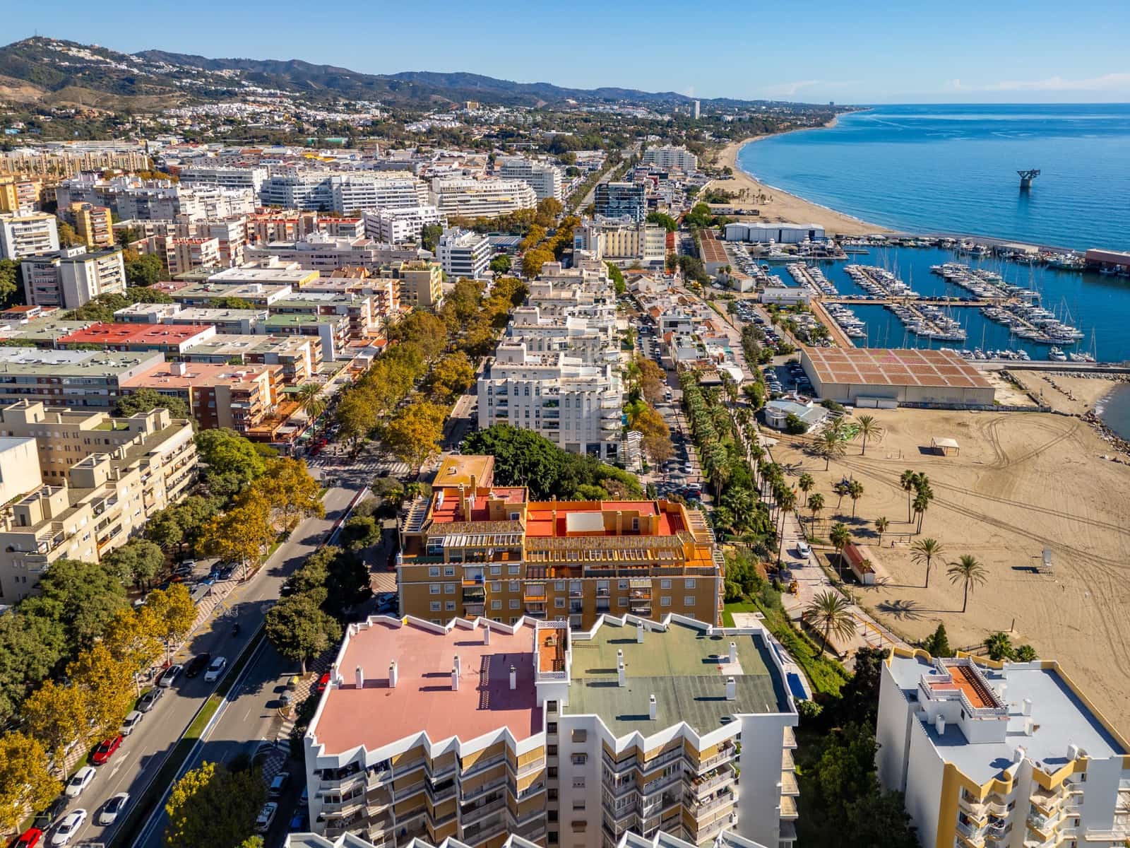 2 slaapkamer Appartement te huur in Marbella met zwembad - € 1.800 (Ref: 9414586)