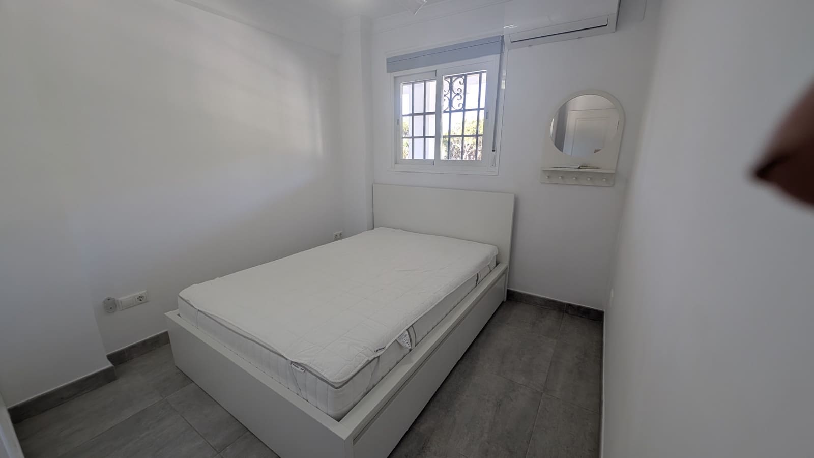 3 bedroom Apartment for rent in Marbella with pool - € 2,000 (Ref: 9421825)