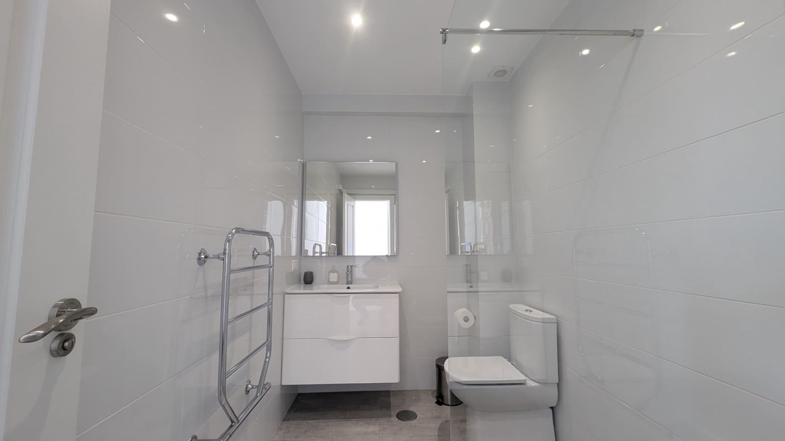 3 bedroom Apartment for rent in Marbella with pool - € 2,000 (Ref: 9421825)