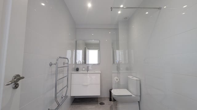 3 bedroom Apartment for rent in Marbella with pool - € 2,000 (Ref: 9421825)