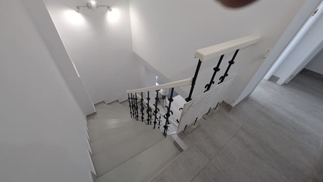 3 bedroom Apartment for rent in Marbella with pool - € 2,000 (Ref: 9421825)