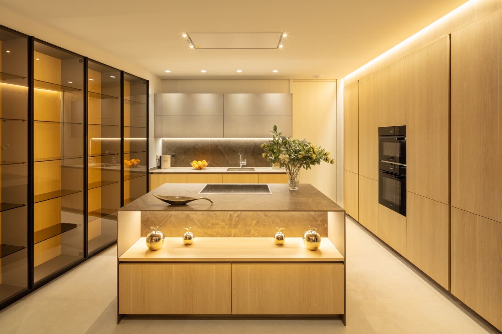 5 bedroom Villa for rent in Nueva Andalucia with pool garage - € 17,000 (Ref: 9426204)