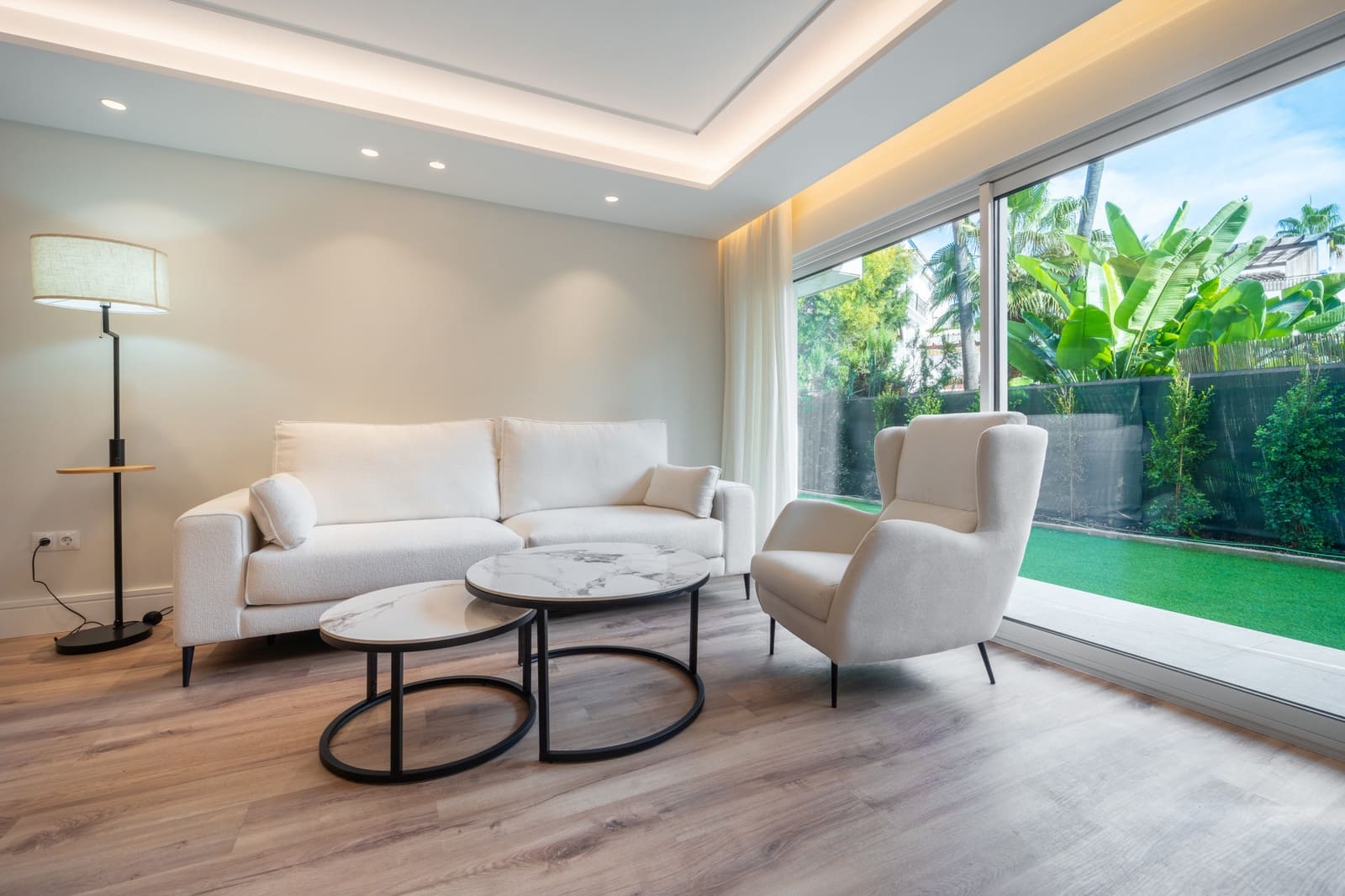 2 slaapkamer Appartement te koop in San Pedro de Alcantara met zwembad garage - € 795.000 (Ref: 9427037)