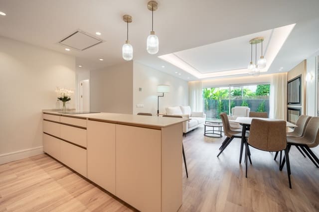 2 sovrum Lägenhet till salu i San Pedro de Alcantara, Marbella med pool garage - 699 000 € (Ref: 9427037)