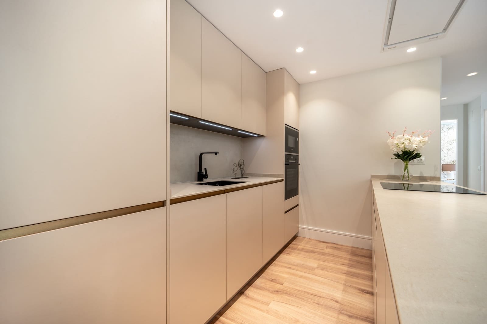 2 slaapkamer Appartement te koop in San Pedro de Alcantara met zwembad garage - € 675.000 (Ref: 9427037)