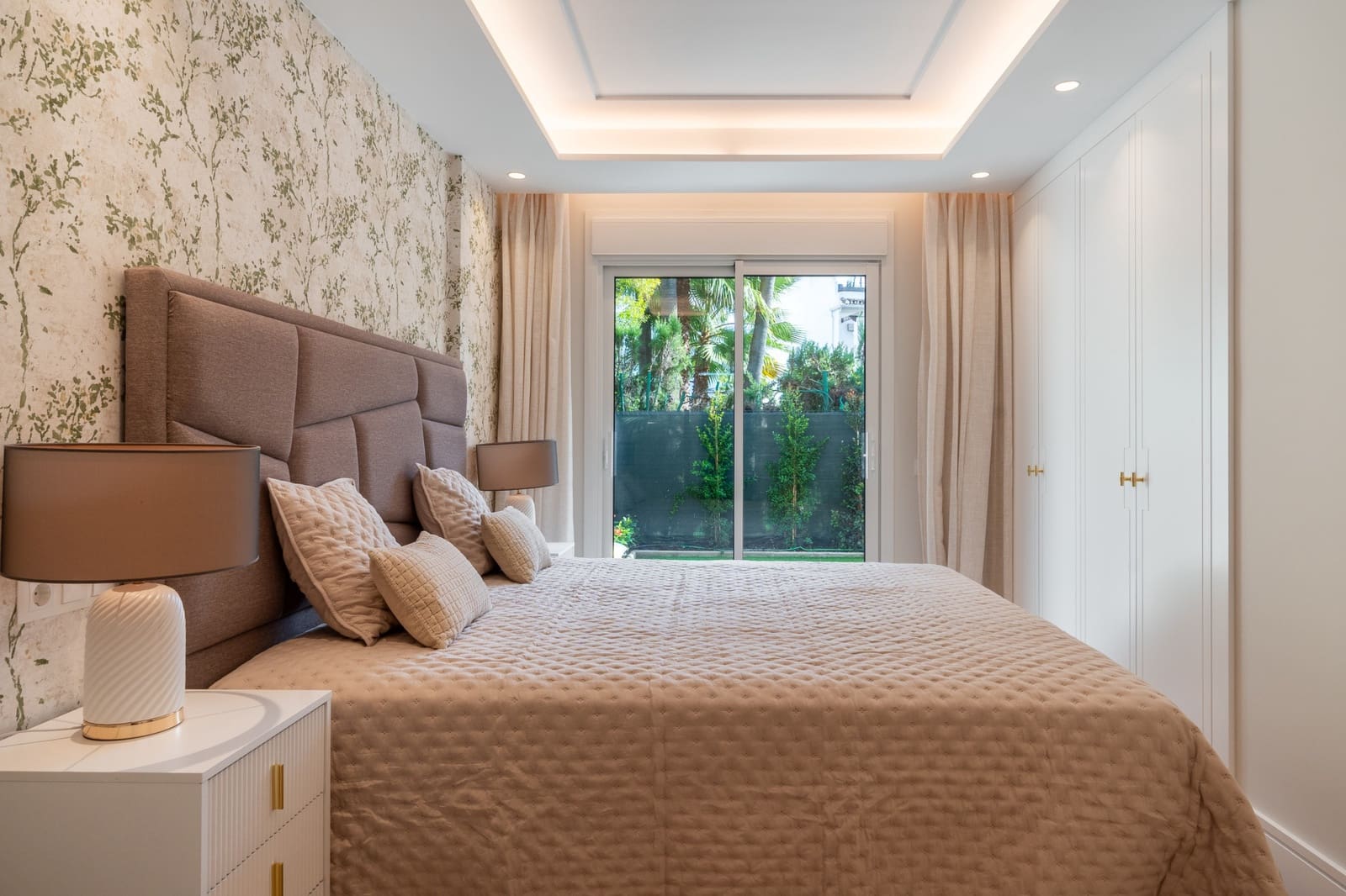 2 slaapkamer Appartement te koop in San Pedro de Alcantara met zwembad garage - € 675.000 (Ref: 9427037)