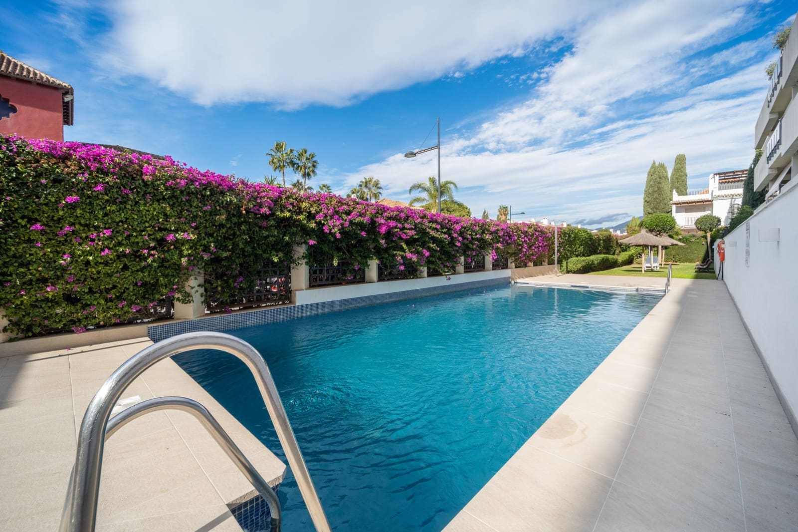 2 slaapkamer Appartement te koop in San Pedro de Alcantara met zwembad garage - € 675.000 (Ref: 9427037)
