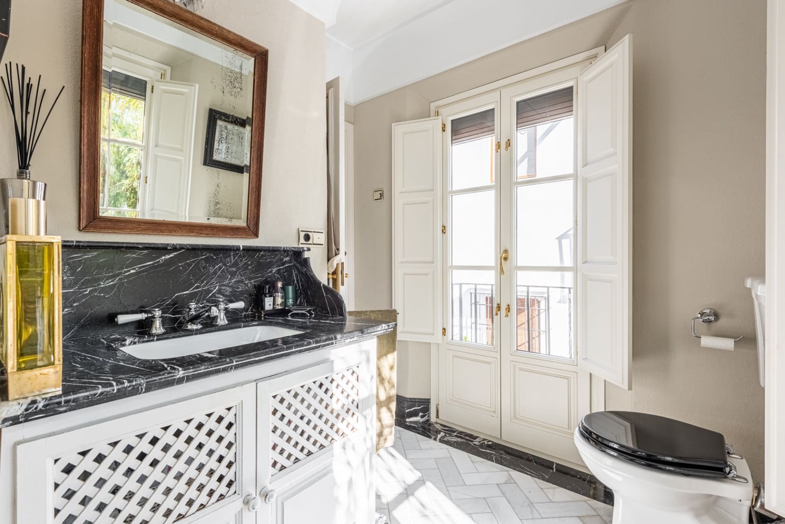 2 soverom Hus til salgs i Marbella med svømmebasseng garasje - € 1 295 000 (Ref: 9427038)