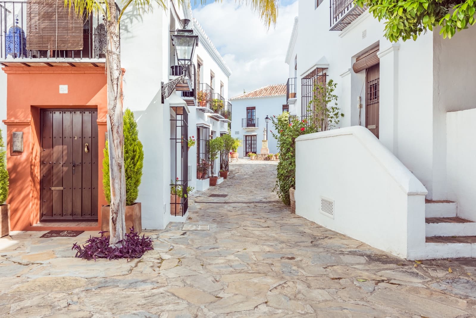 2 soverom Hus til salgs i Marbella med svømmebasseng garasje - € 1 295 000 (Ref: 9427038)