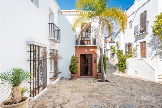 2 slaapkamer Huis te koop in Marbella met zwembad garage - € 1.295.000 (Ref: 9427038)