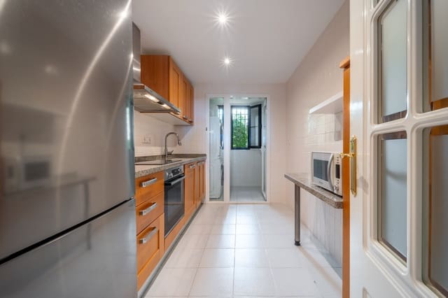 3 makuuhuone Huoneisto vuokrattavana paikassa Los Arqueros, Benahavís mukana uima-altaan 
autotalli - 2 990 € (Ref: 9432710)