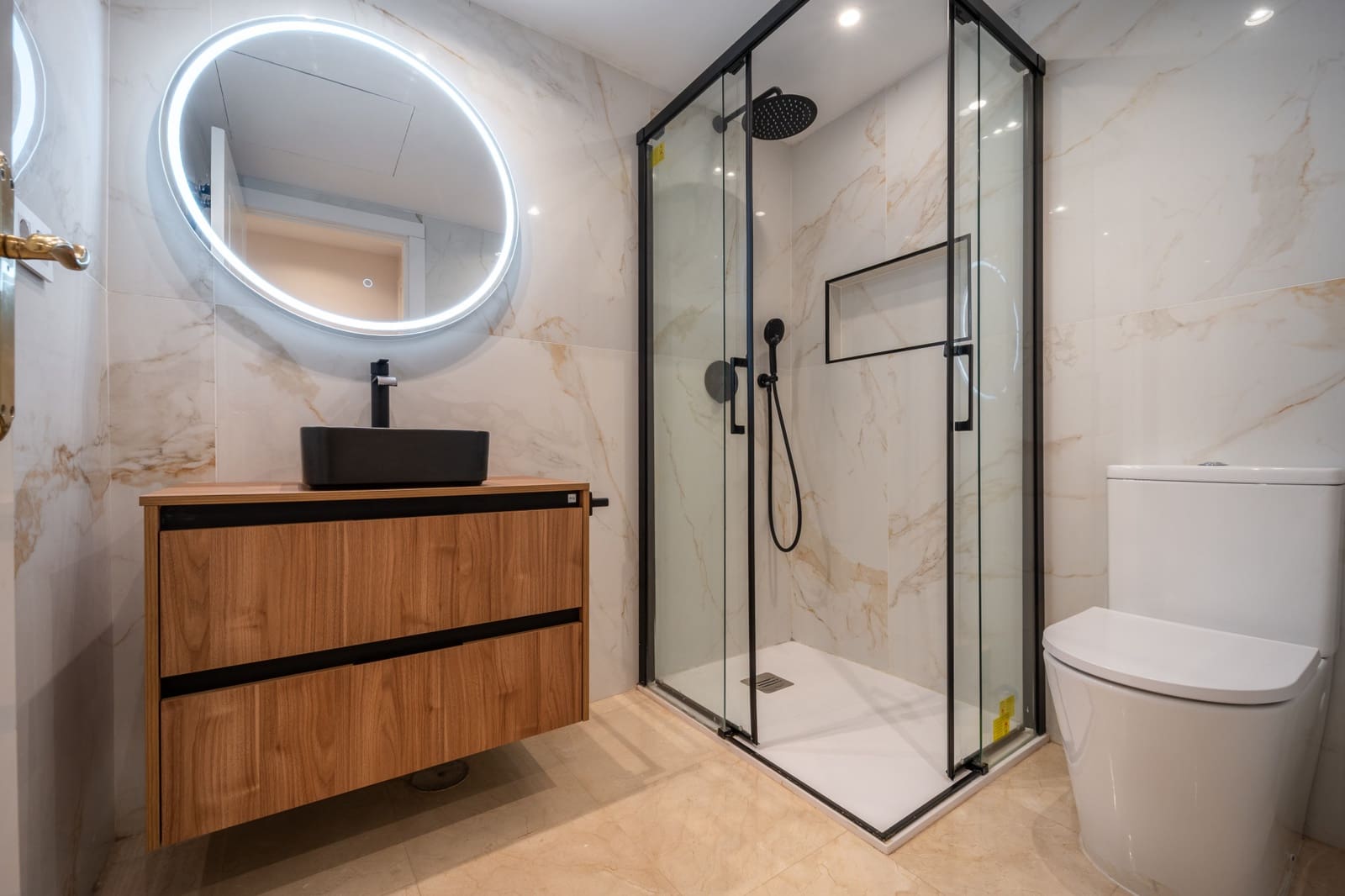 3 makuuhuone Huoneisto vuokrattavana paikassa Los Arqueros mukana uima-altaan 
autotalli - 2 990 € (Ref: 9432710)