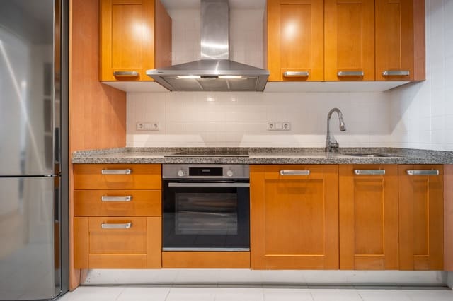 3 makuuhuone Huoneisto vuokrattavana paikassa Los Arqueros, Benahavís mukana uima-altaan 
autotalli - 2 990 € (Ref: 9432710)