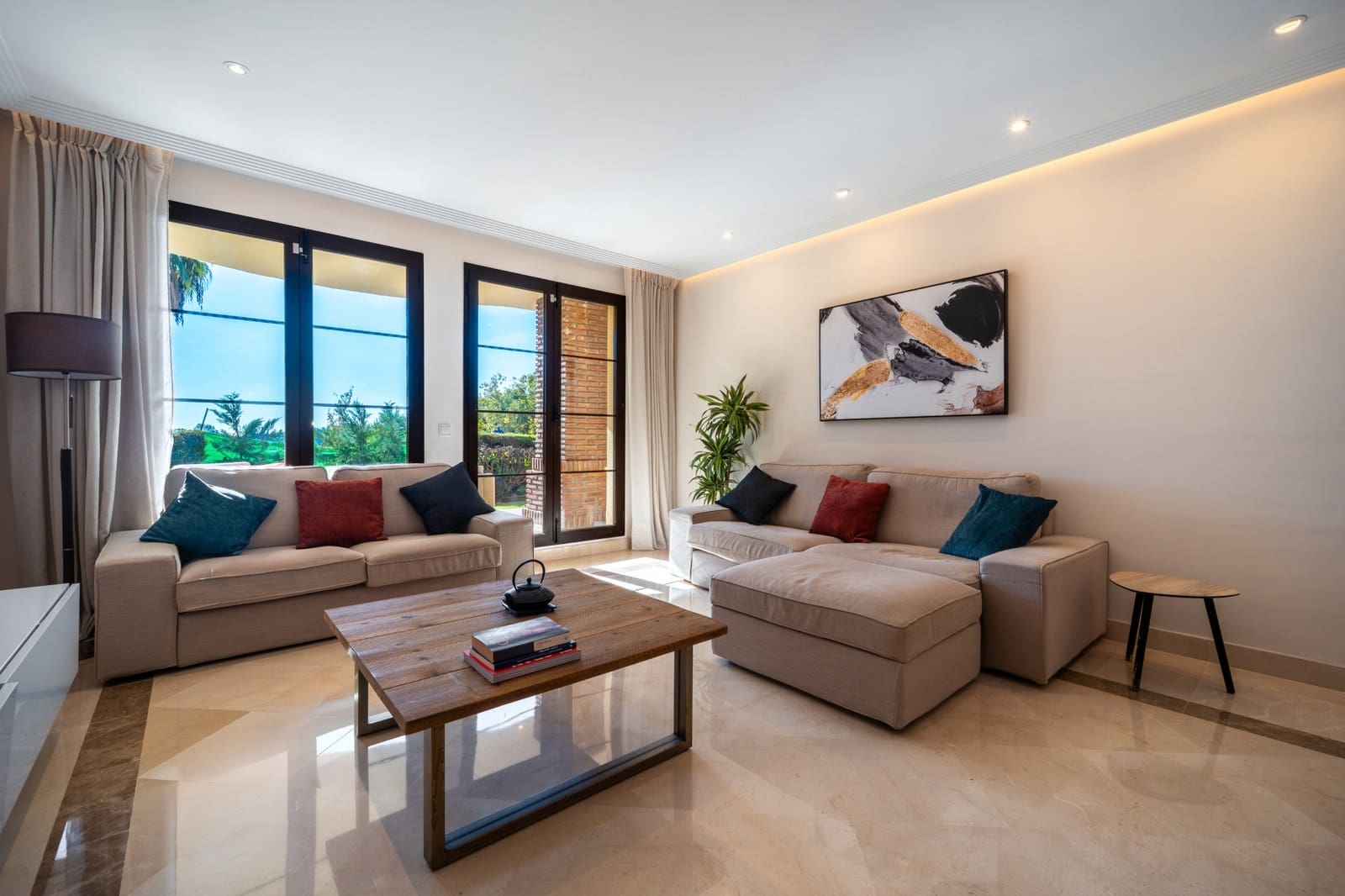 3 makuuhuone Huoneisto vuokrattavana paikassa Los Arqueros mukana uima-altaan 
autotalli - 2 990 € (Ref: 9432710)