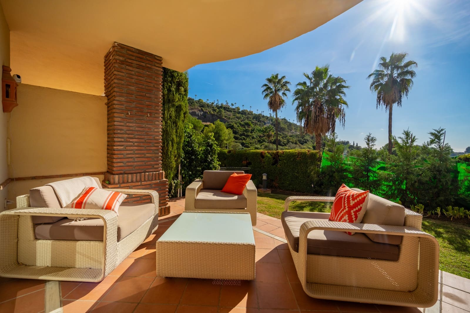 3 makuuhuone Huoneisto vuokrattavana paikassa Los Arqueros mukana uima-altaan 
autotalli - 2 990 € (Ref: 9432710)