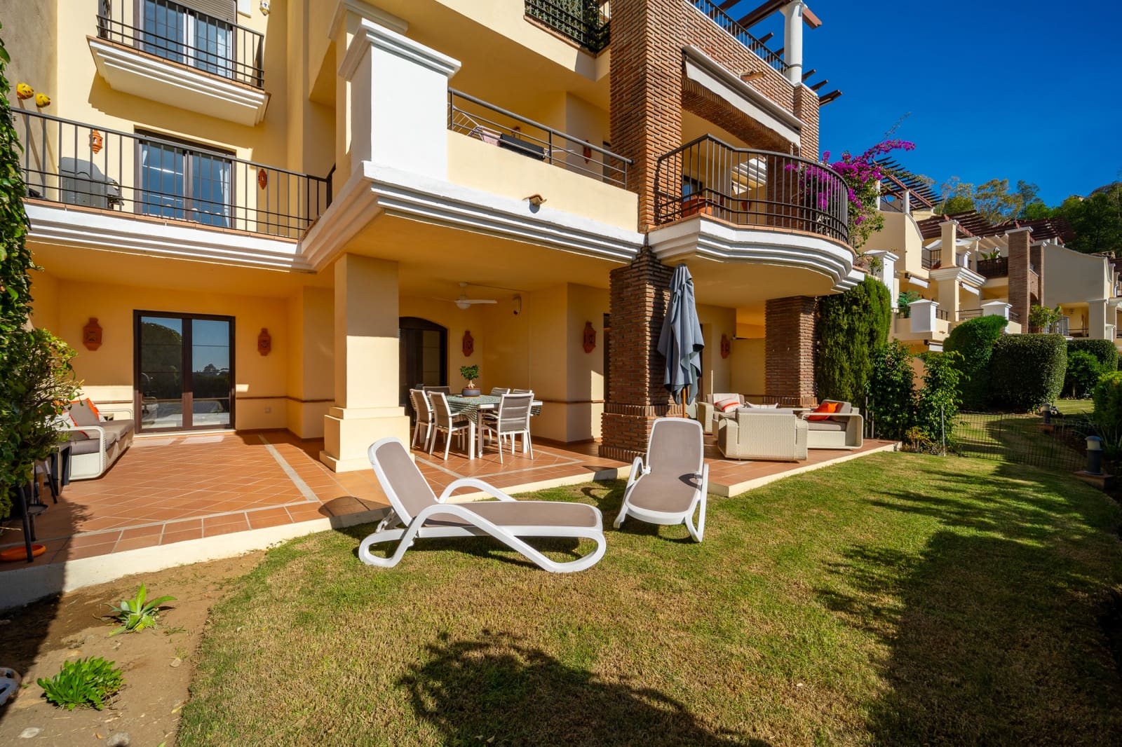 3 makuuhuone Huoneisto vuokrattavana paikassa Los Arqueros mukana uima-altaan 
autotalli - 2 990 € (Ref: 9432710)