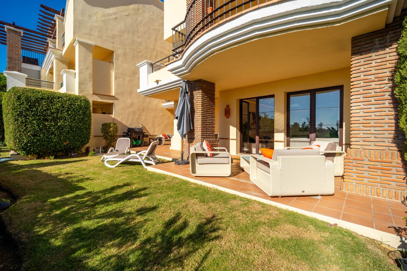 3 makuuhuone Huoneisto vuokrattavana paikassa Los Arqueros mukana uima-altaan 
autotalli - 2 990 € (Ref: 9432710)