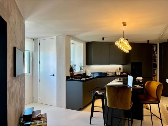 1 slaapkamer Appartement te huur in Marbella - € 2.300 (Ref: 9438555)