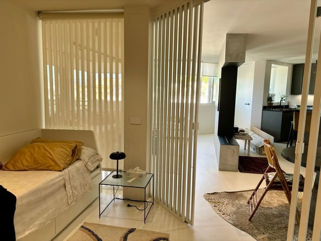 1 slaapkamer Appartement te huur in Marbella - € 2.300 (Ref: 9438555)