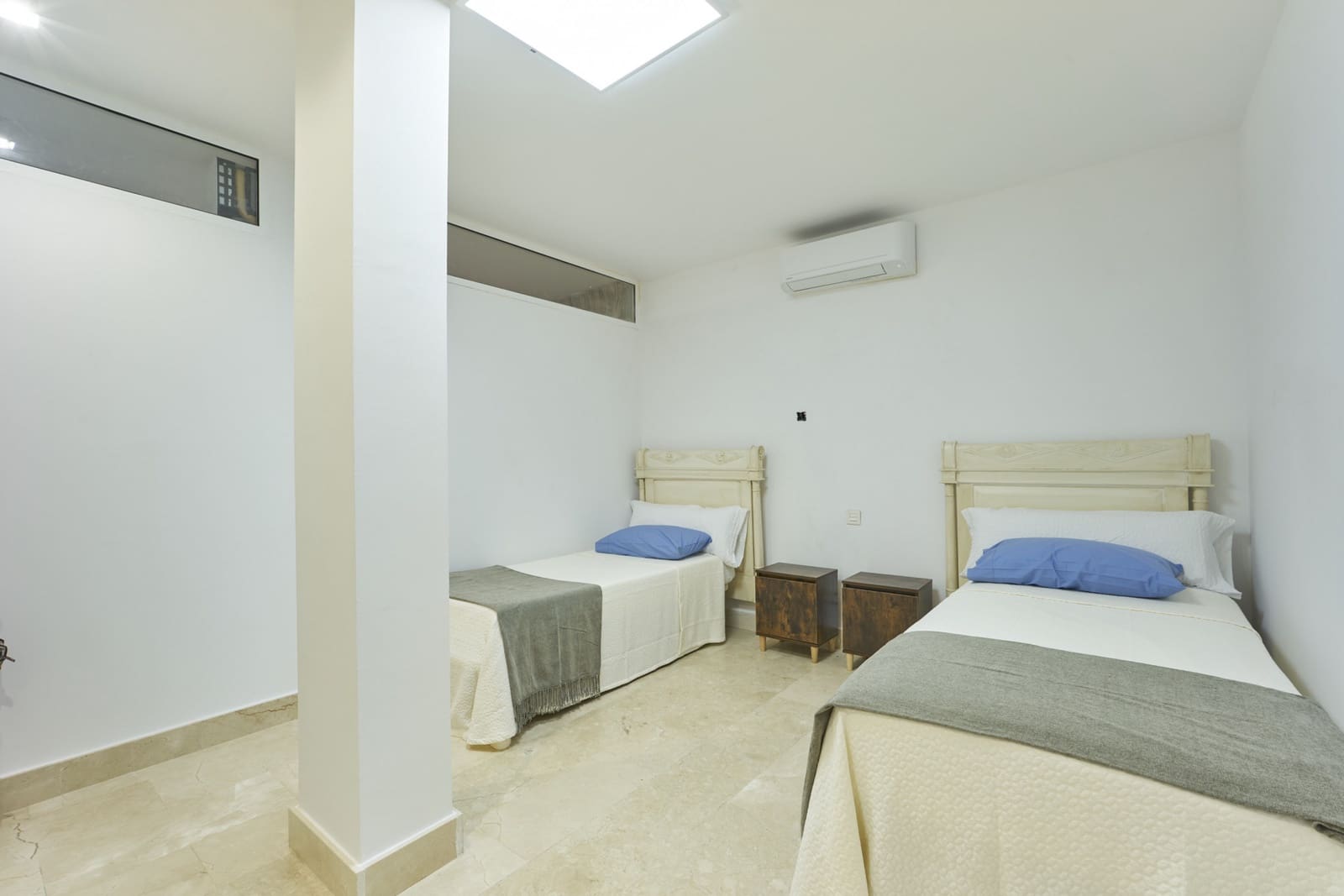 6 soverom Hus til salgs i Marbella med svømmebasseng garasje - € 8 000 (Ref: 9444494)