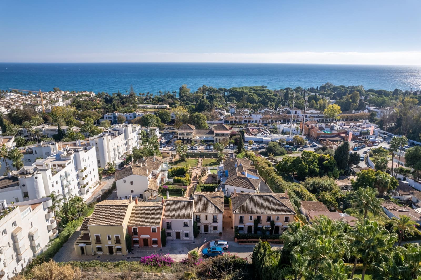 6 soverom Hus til salgs i Marbella med svømmebasseng garasje - € 8 000 (Ref: 9444494)