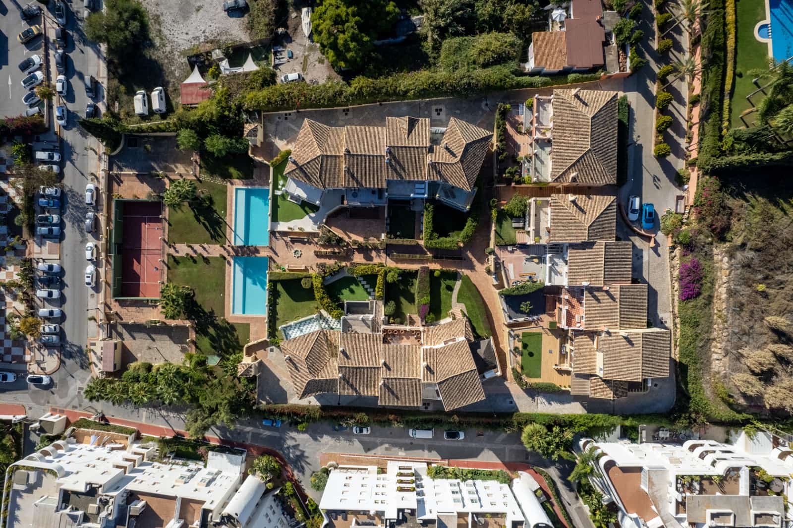 6 soverom Hus til salgs i Marbella med svømmebasseng garasje - € 8 000 (Ref: 9444494)