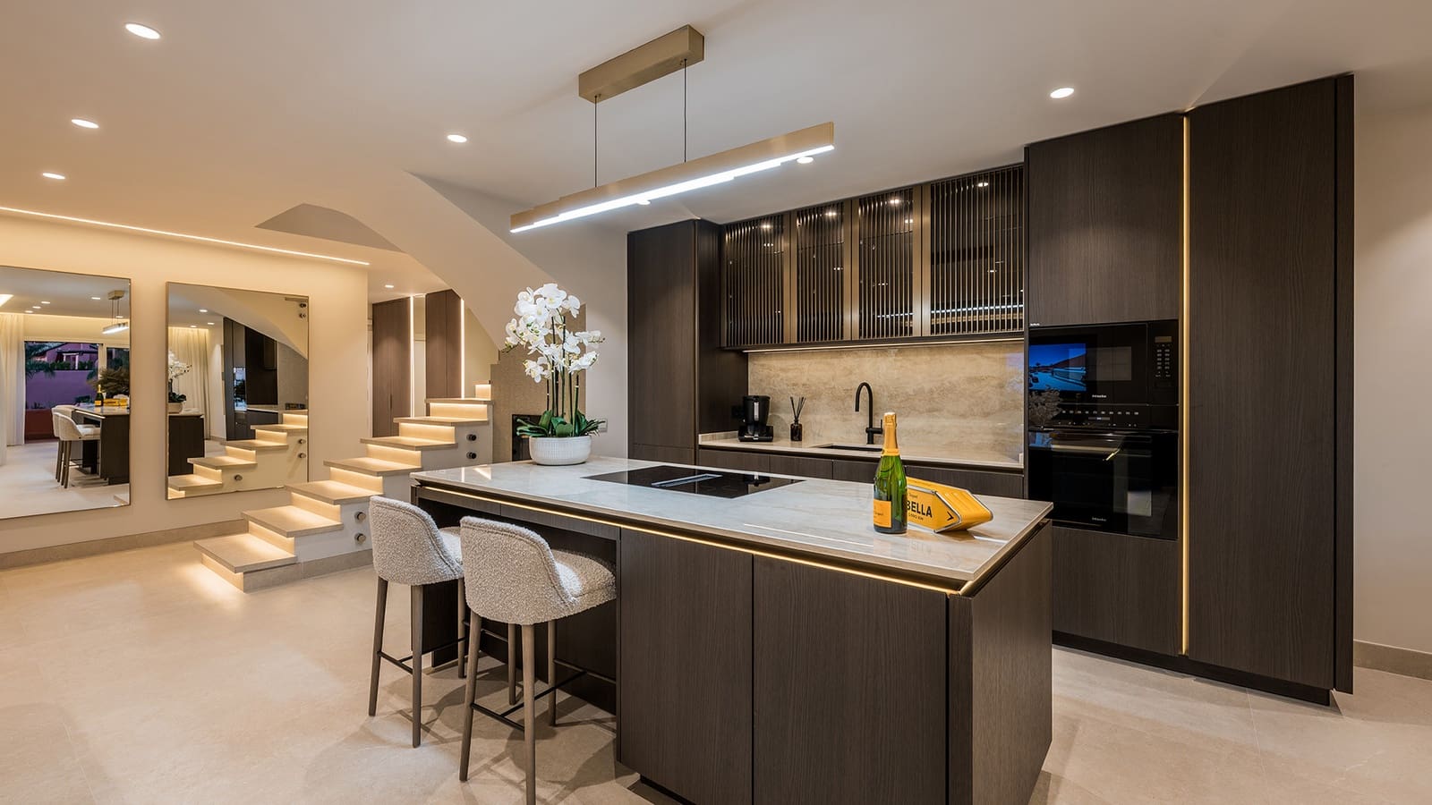 3 bedroom Penthouse for sale in New Golden Mile with pool garage - € 2,995,000 (Ref: 9446189)