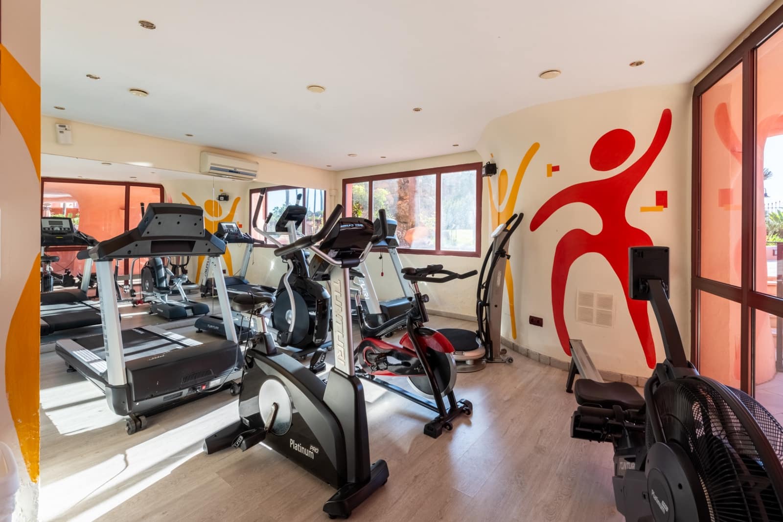 3 bedroom Penthouse for sale in New Golden Mile with pool garage - € 2,995,000 (Ref: 9446189)