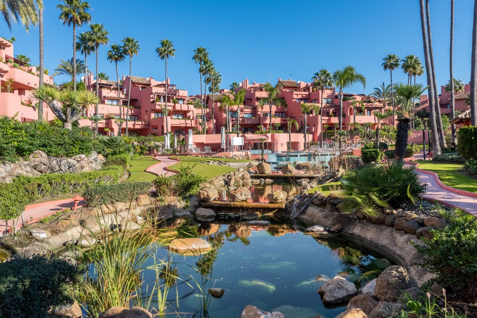 3 bedroom Penthouse for sale in New Golden Mile with pool garage - € 2,995,000 (Ref: 9446189)