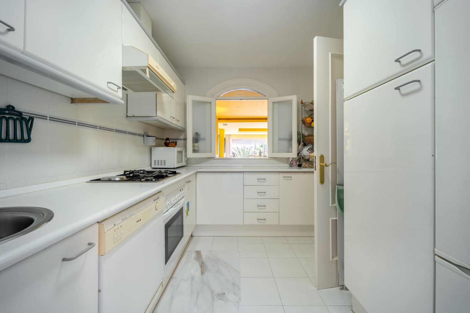 3 sypialnia Dom na sprzedaż w Marbella z basenem garażem - 950 000 € (Ref: 9446190)