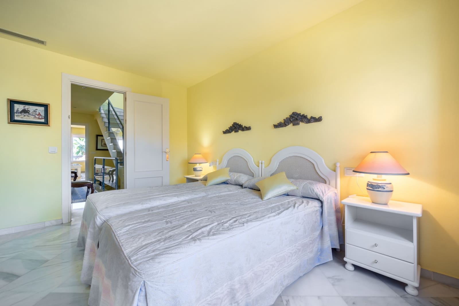 3 sypialnia Dom na sprzedaż w Marbella z basenem garażem - 950 000 € (Ref: 9446190)