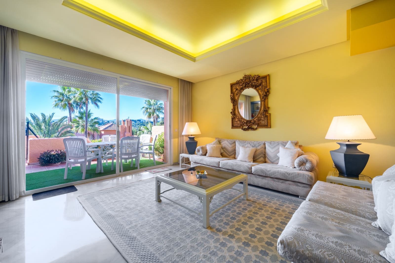 3 sypialnia Dom na sprzedaż w Marbella z basenem garażem - 950 000 € (Ref: 9446190)