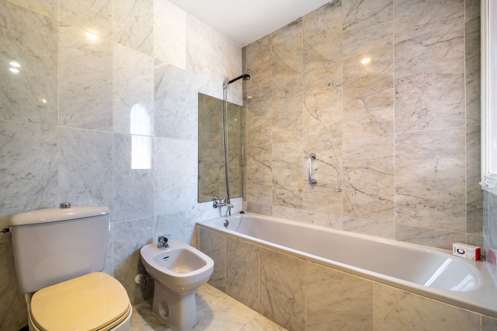 3 sypialnia Dom na sprzedaż w Marbella z basenem garażem - 950 000 € (Ref: 9446190)