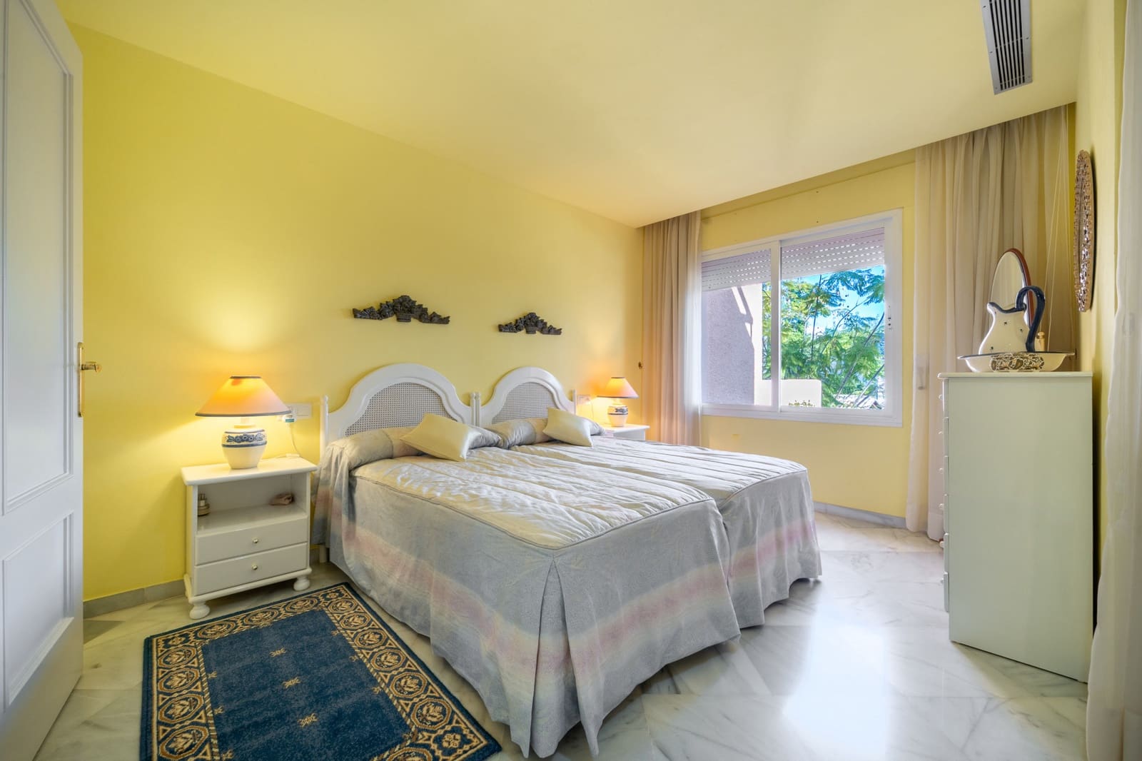 3 sypialnia Dom na sprzedaż w Marbella z basenem garażem - 950 000 € (Ref: 9446190)