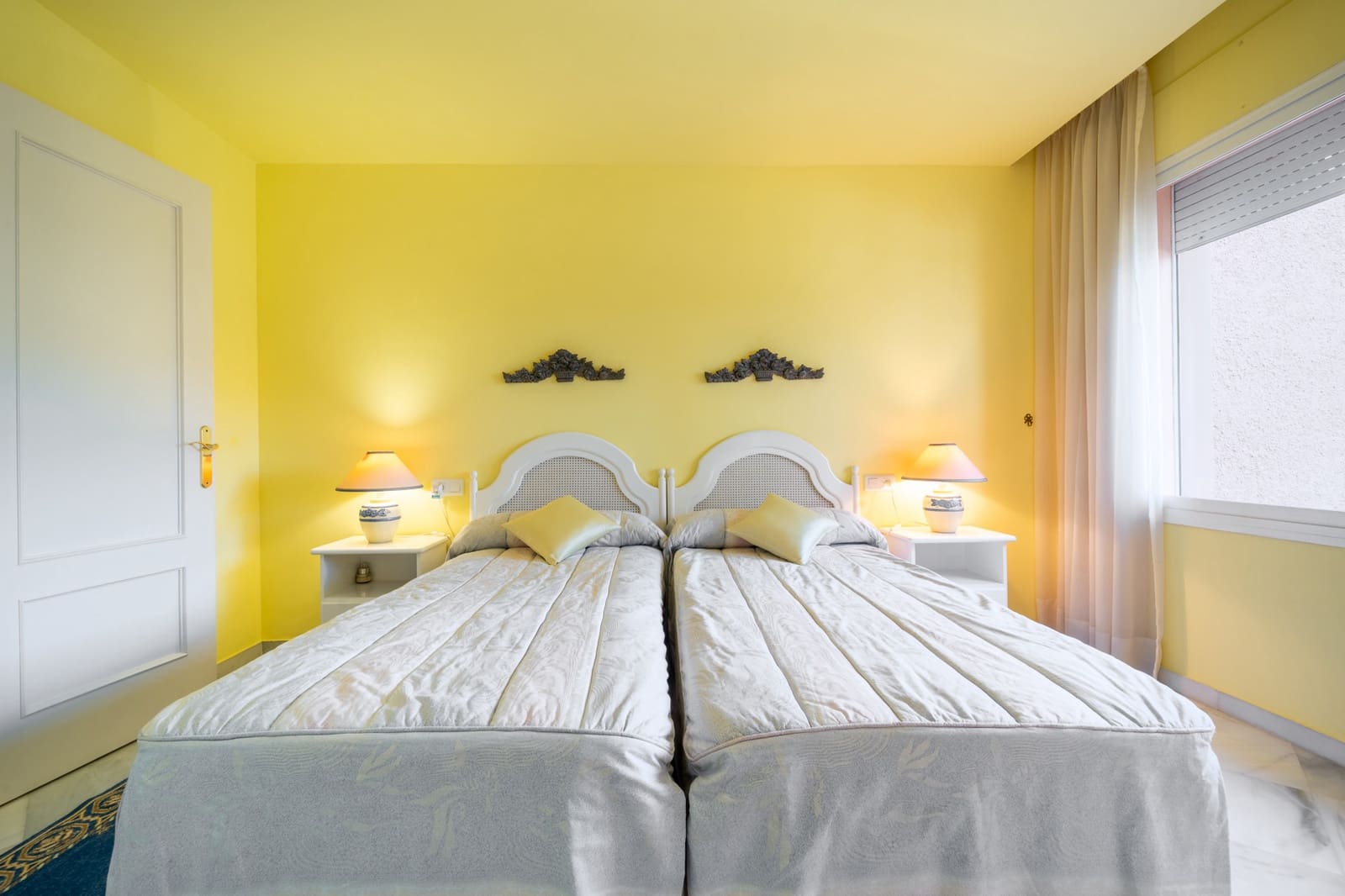 3 sypialnia Dom na sprzedaż w Marbella z basenem garażem - 950 000 € (Ref: 9446190)