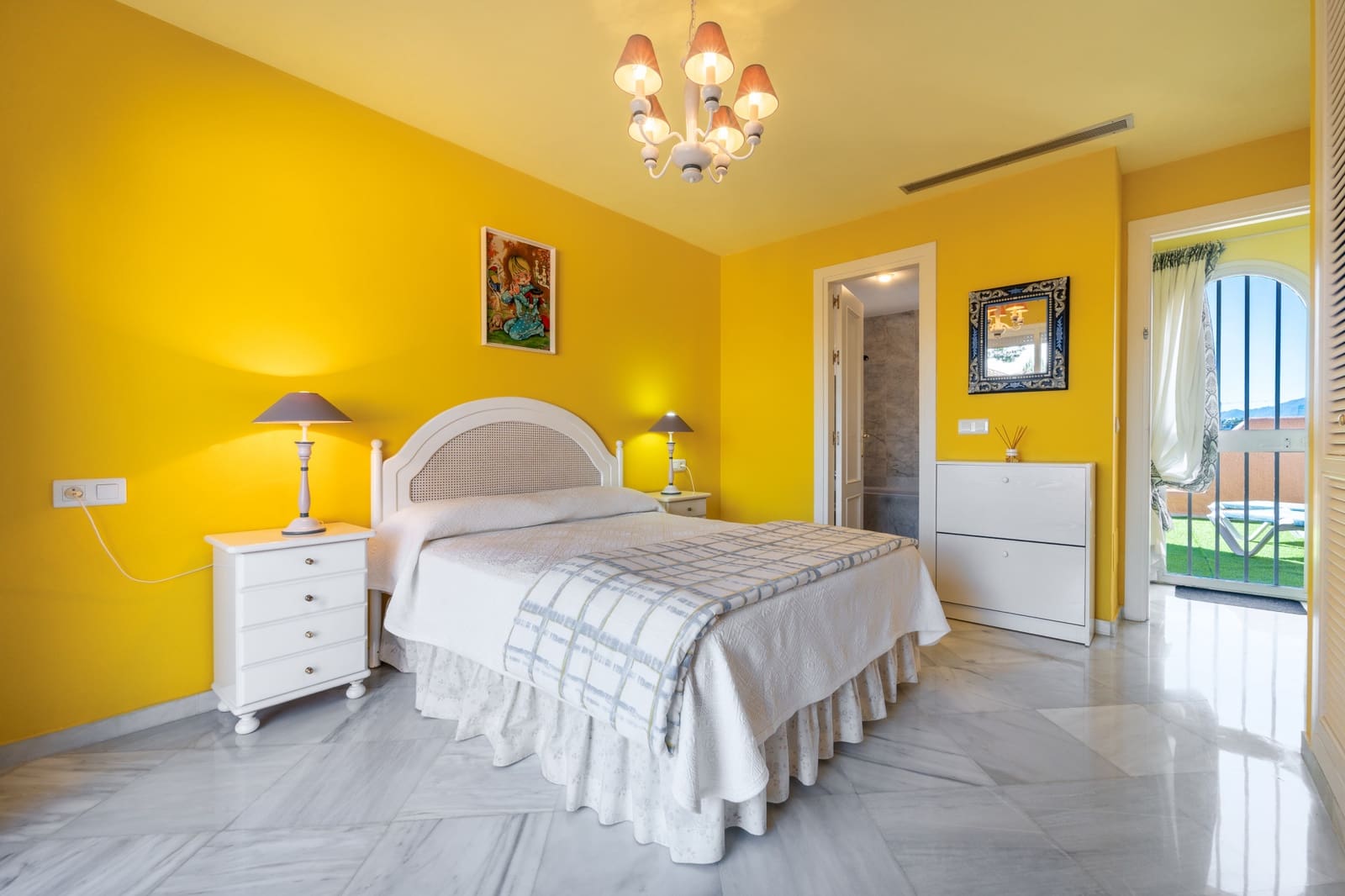 3 sypialnia Dom na sprzedaż w Marbella z basenem garażem - 950 000 € (Ref: 9446190)